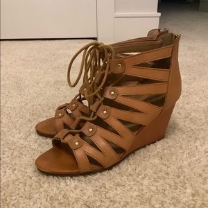 Dolce Vita brown wedged open toe heels